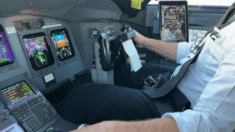 Unique-view-of-a-pilot-flying-in-a-real-bumpy-flight-during-the-approach-to-land