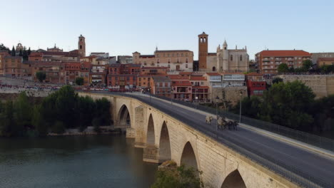 Tradición-Local-De-Toros