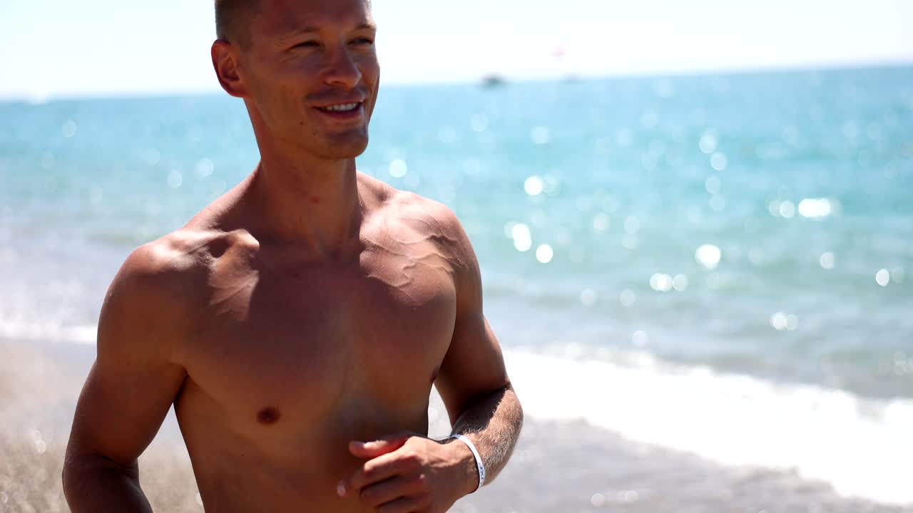 해변에 있는 남자