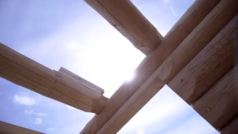 construcción de cabañas de madera en curso