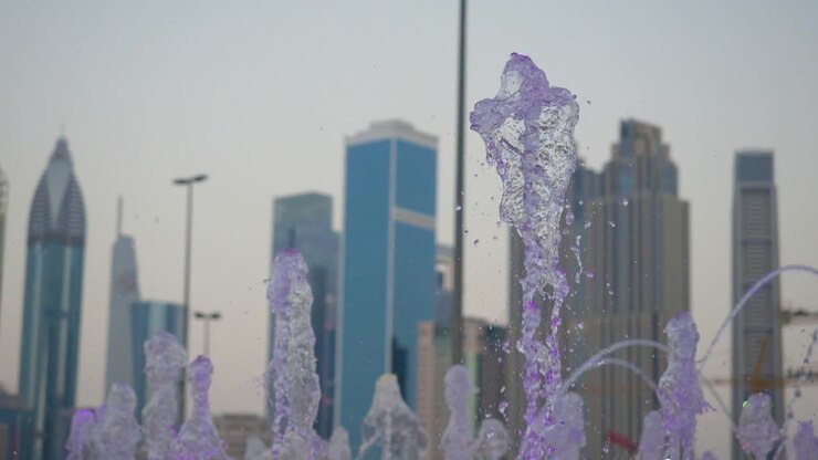 Fontana d'acqua in paesaggio urbano