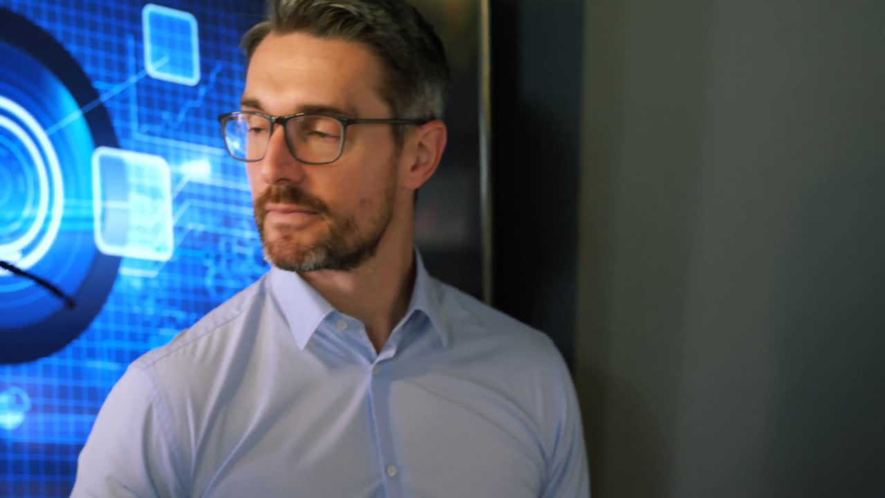 primer plano de ejecutivos de negocios discutiendo entre sí en la oficina 4k