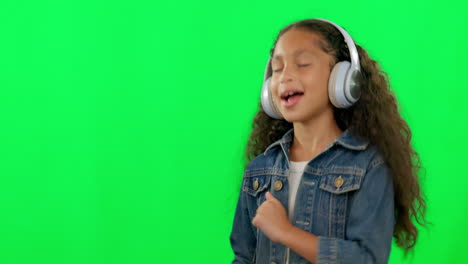 Green-screen,-headphones-and-girl