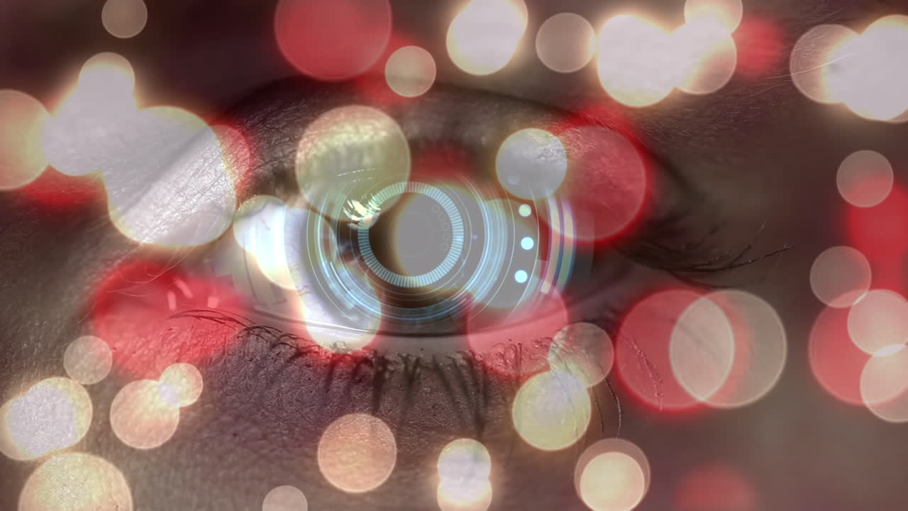 розовые светящиеся пятна света на круглом сканере вблизи женского глаза