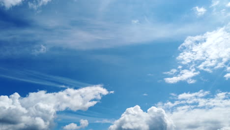 Bluesky-with-fast-moving-clouds