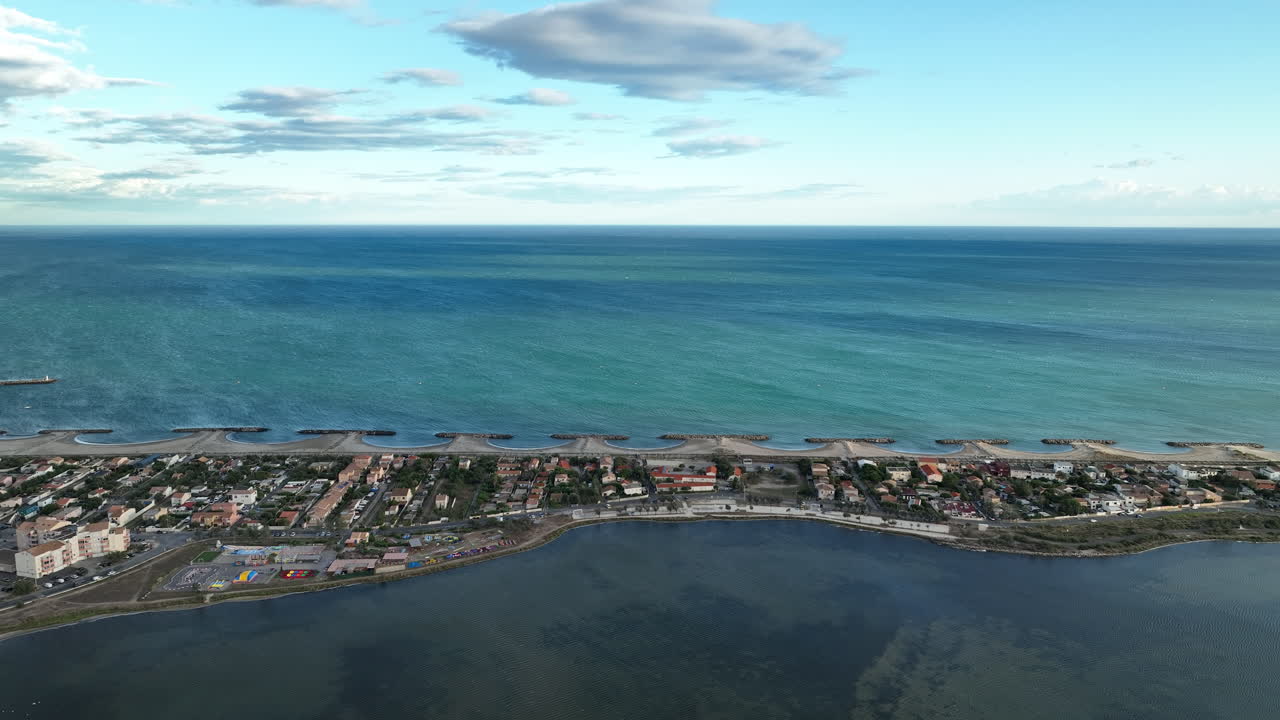 프론티의 해양 유산, 포도원, 탄화수소 저장소