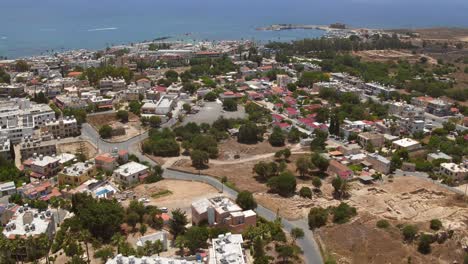 tomas aéreas de resorts y playas de paphos, chipre