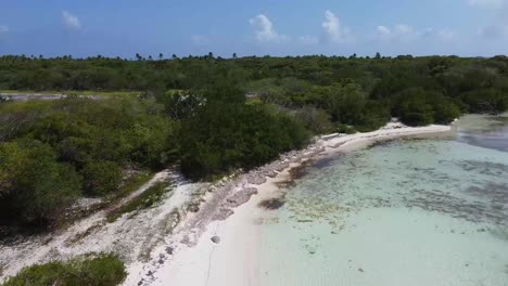 Erstaunliches-Drohnenbild-Aus-Der-Luft-Des-Meeresstrandes