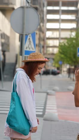 two friends enjoying a city trip