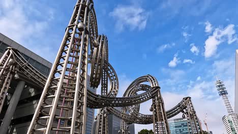 hermosa estructura de arte de las montañas rusas en yokohama, japón