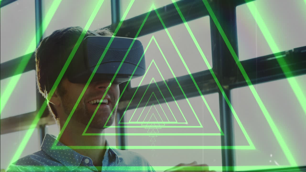 animación de un túnel con formas de neón sobre un hombre biracial usando auriculares vr