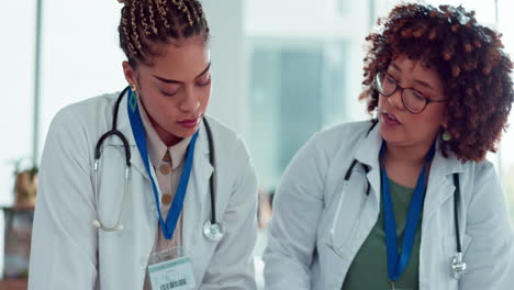 collaboration, women and doctors in discussion