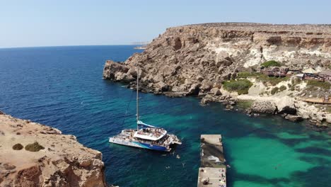 Natur-Majestätischer-Blick-Auf-Die-Ankerbucht-Von-Popeye-Village-In-Malta