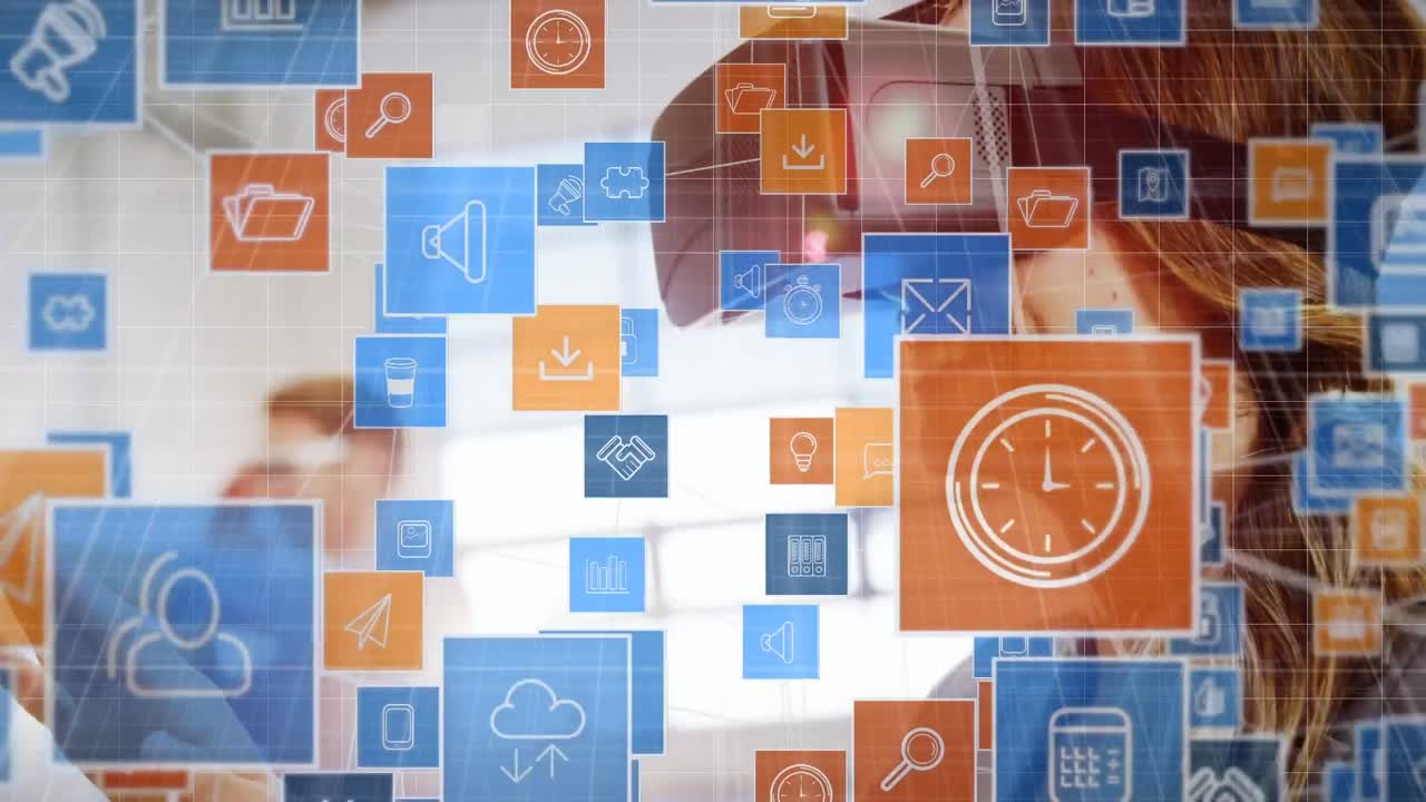 hombre y mujer usando gafas virtuales e iconos de aplicaciones