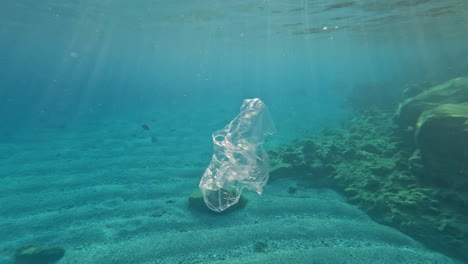 Basura-En-El-Fondo-Del-Mar