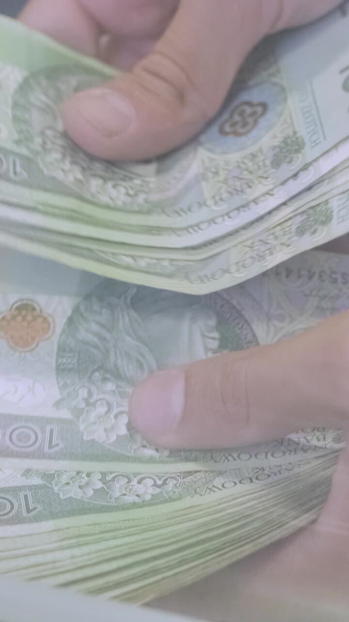 A stack of Polish złoty banknotes