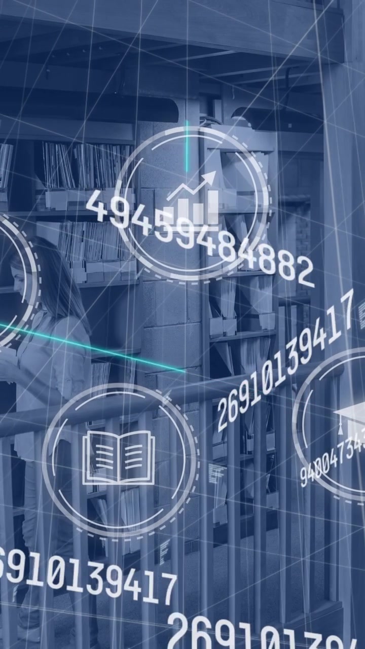 Animation af et netværk af ikoner og databehandling over en kvinde på et bibliotek.