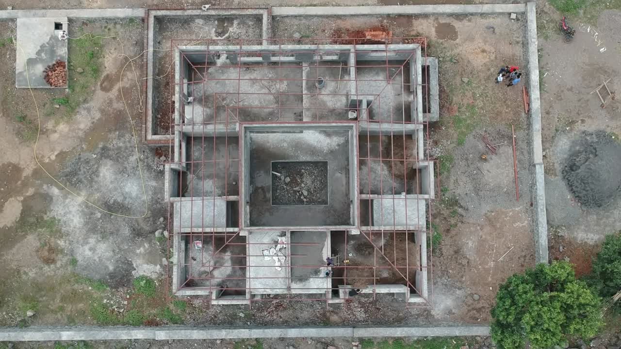 imágenes aéreas de una casa en construcción | bienes raices en india