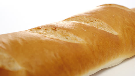 Einzelnes-Baguette-Auf-Weißem-Hintergrund