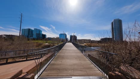 Denver-Colorado-Highland-Bridge-In-Richtung-Innenstadt-Im-Frühjahr