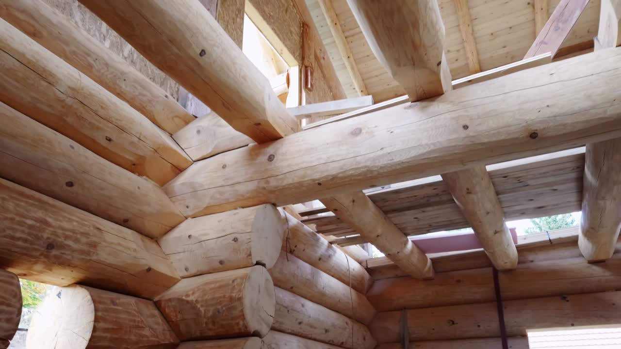 construcción de una casa de madera