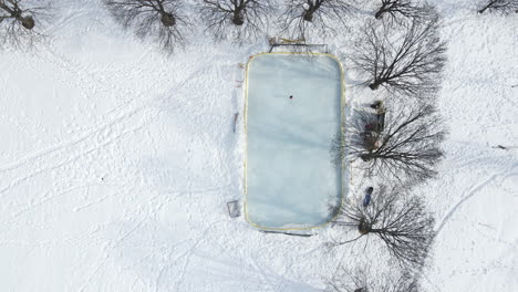 Solitario-Patinando-Solo-En-Walker&#39;s-Creek-Catharines-Ontario