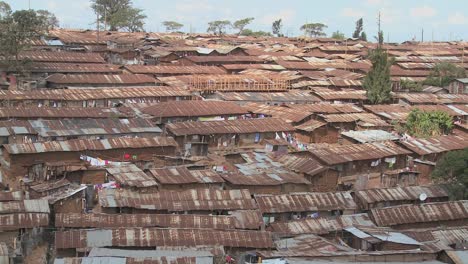 vistas a una región de tugurios en nairobi, kenia