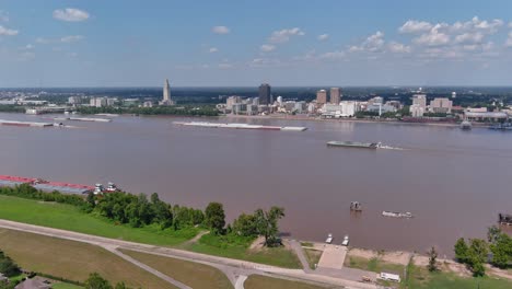 Aerial-of-the-Mississippi-River-in-Baton-Rouge,-Louisiana