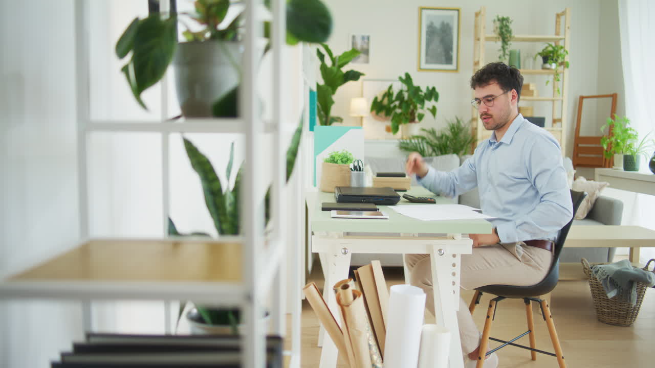 Employee Thinking on Difficult Task