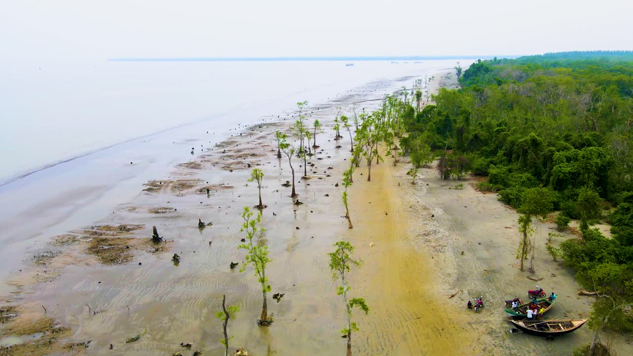 Lebur Char di Pantai Kuakata Dekat Hutan Sundarban di Bangladesh.