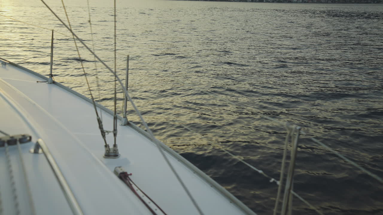 선박 갑판 에서 해 가 지는 모습