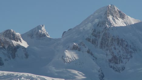 Los-Glaciares-Tallan-Un-Profundo-Valle-En-La-Cordillera-De-Los-Andes-Patagonia-1