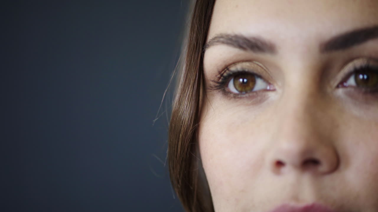 rostro, ojos y macro de una mujer con visión