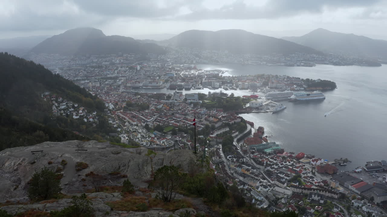 스토르츠클레이벤 (stolzkläven) 정상의 드론 촬영.