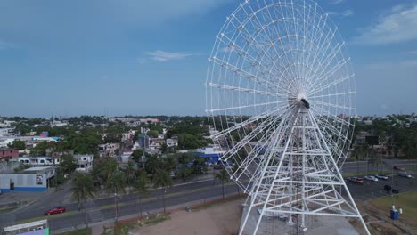 Vista-Aerea-De-La-Rueda-De-La-Fortuna-En-Tampico