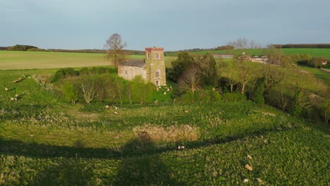 Imágenes-Aéreas-De-Drones-De-Un-Pequeño-Pueblo-De-Lincolnshire-Llamado-Burwell-En-El-Reino-Unido