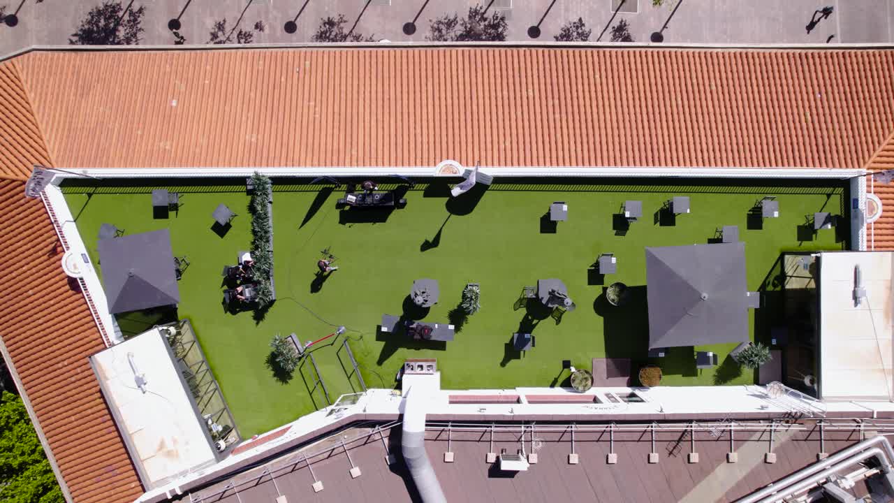 vista aérea de las terrazas de la azotea de la galería lafayette en perpignan