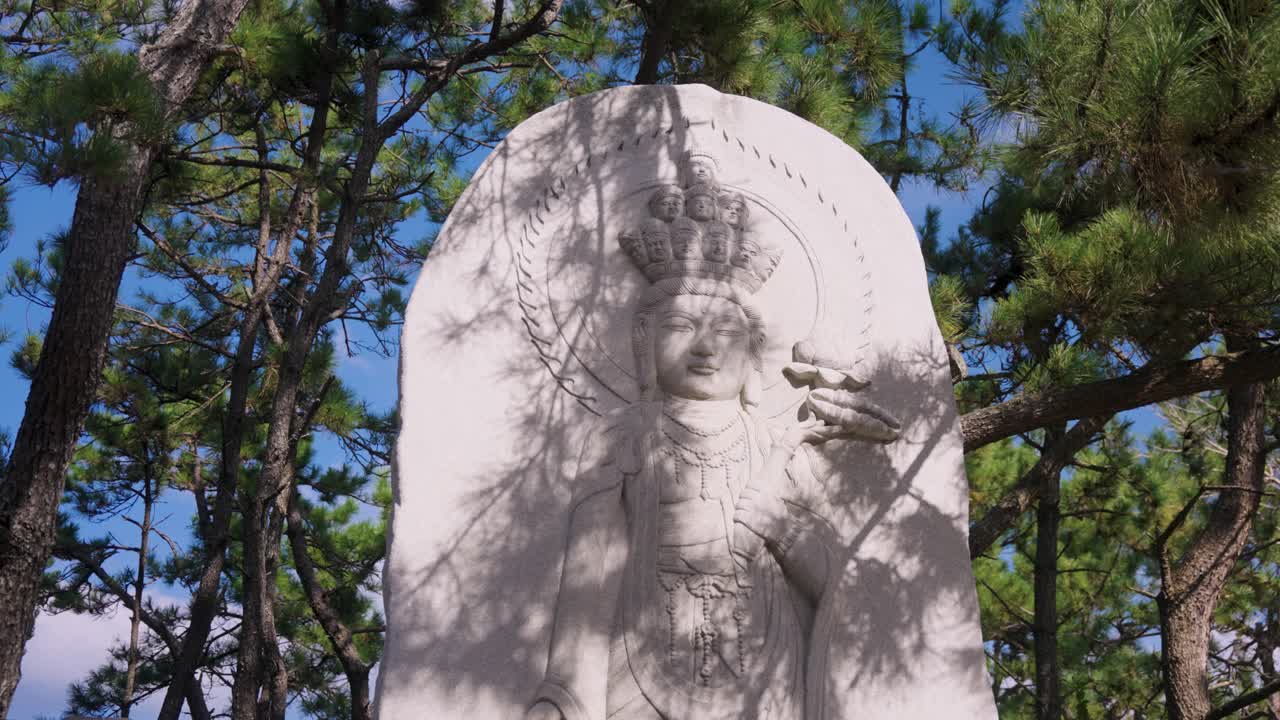 해수 (海神) - 바다의 여신, 자비의 부처, 가이니의 모습.