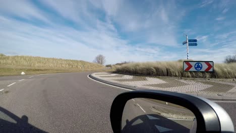 Driving-around-a-roundabout-in-Holland