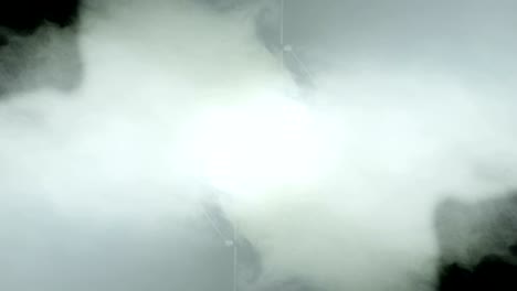 nubes de niebla y humo