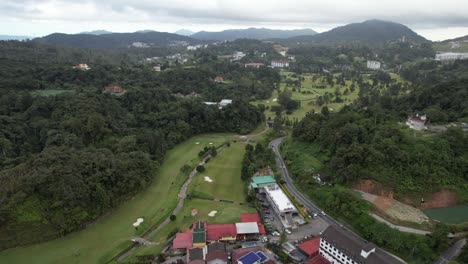 vista general del paisaje del distrito de brinchang dentro del área de cameron highlands de malasia