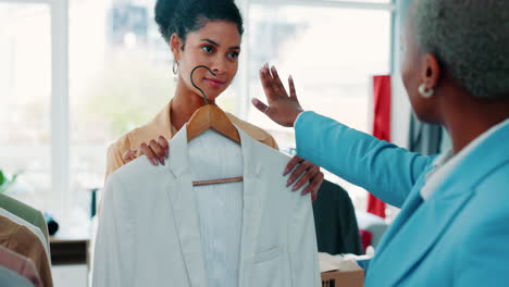 diseñador de moda o gerente de producción de ropa