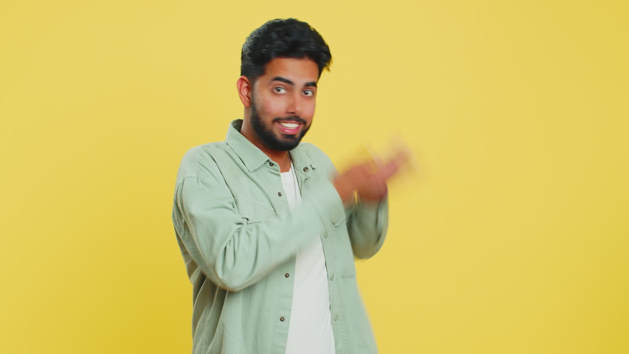 Man raising hands asking what why reason of failure anti lifehacks ridicules disbelief irritation
