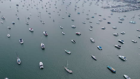 Aerial-view-of-luxury-yachts-and-sailboats-in-marina