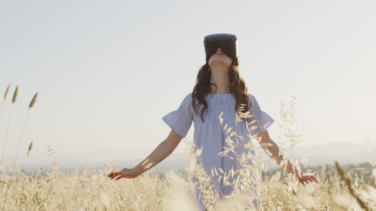 가상 현실의 세계를 관찰하는 것