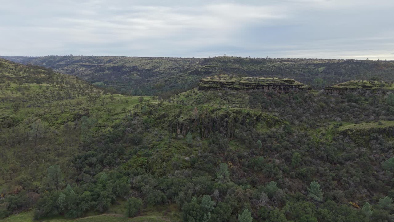 High-altitude footage shows Paynes Creek Point’s blend of wooded corridors, rocky edges, and open fields, offering a cinematic sense of place shaped by nature’s detail