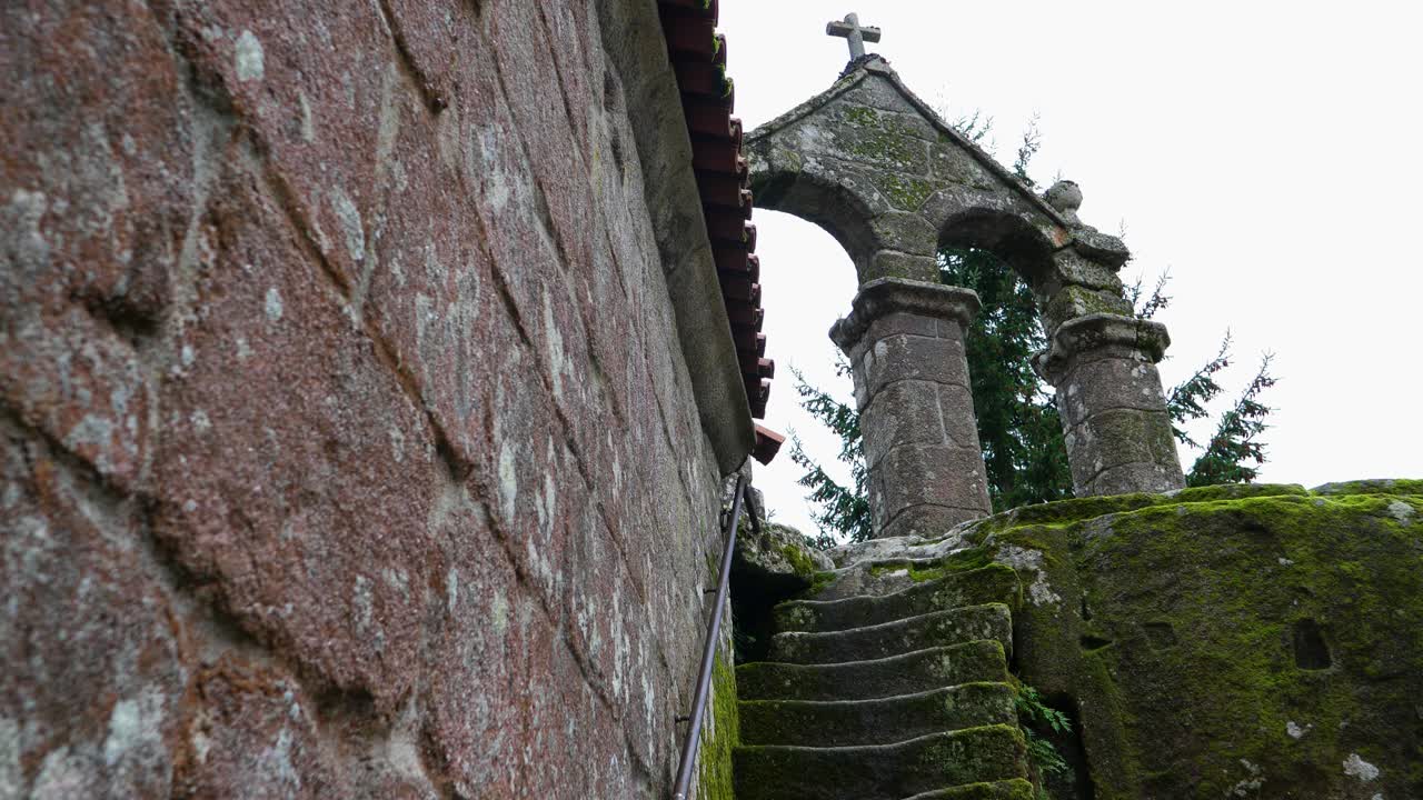 루페스트레 교회 종, 에스고스, 스페인