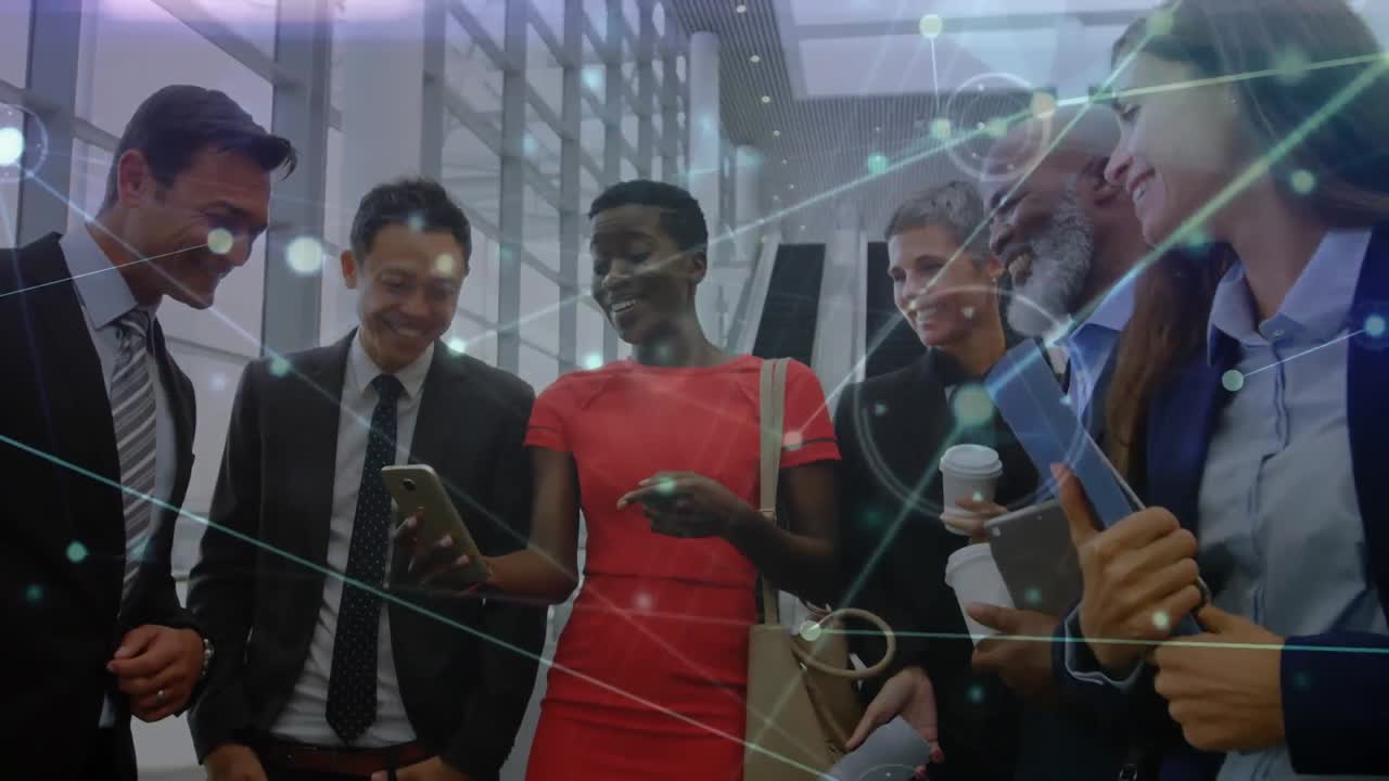 Animazione di reti di connessioni su persone d'affari di diverse etnie
