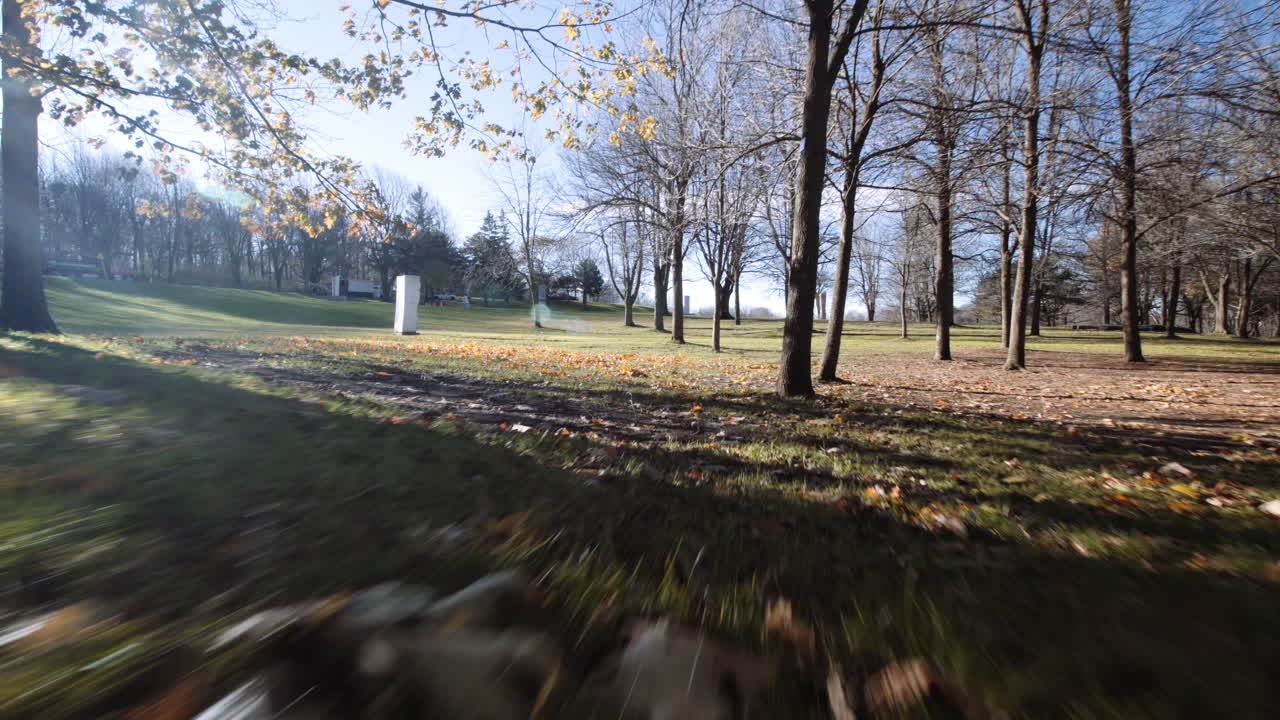 tomas en movimiento de los alrededores del monte-royal en otoño en montreal, quebec, canadá
