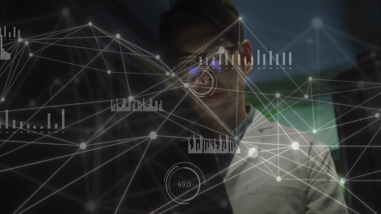 animación de la red de conexiones con más de una mujer de negocios caucásica por servidores